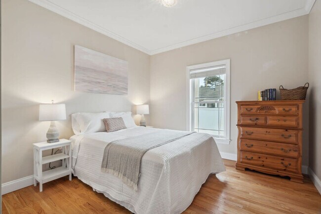 Building Photo - 9 Lowell St