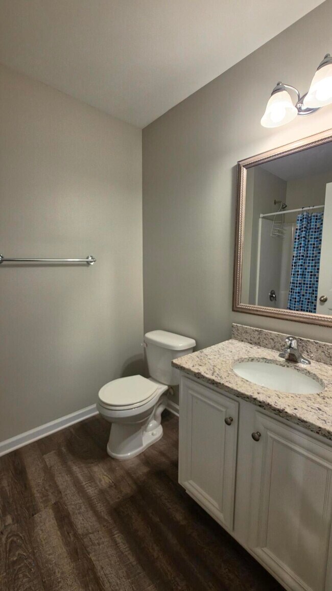 Building Photo - 147 Niblick Dr