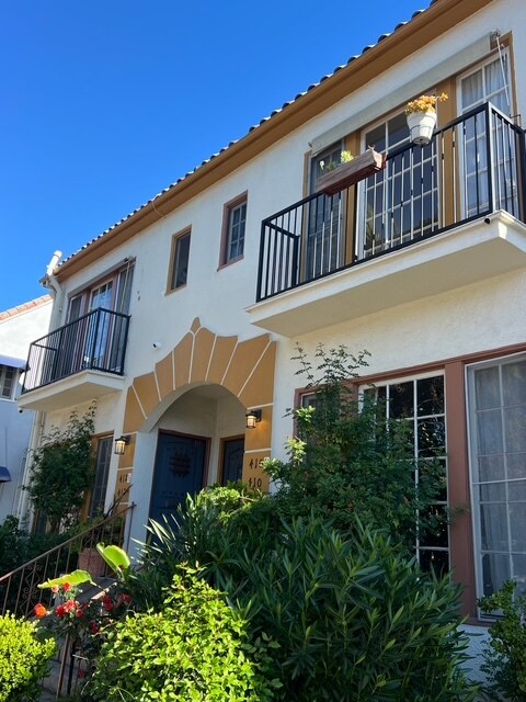 Building Photo - 410 N Orange Grove Ave