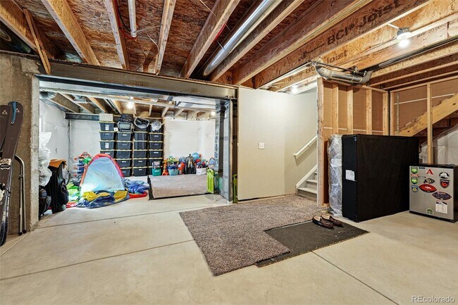 Building Photo - 6833 Longpark Dr