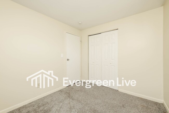 Building Photo - 5063 Sabra Ave