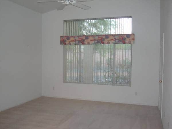 Building Photo - 15874 S 11th Pl