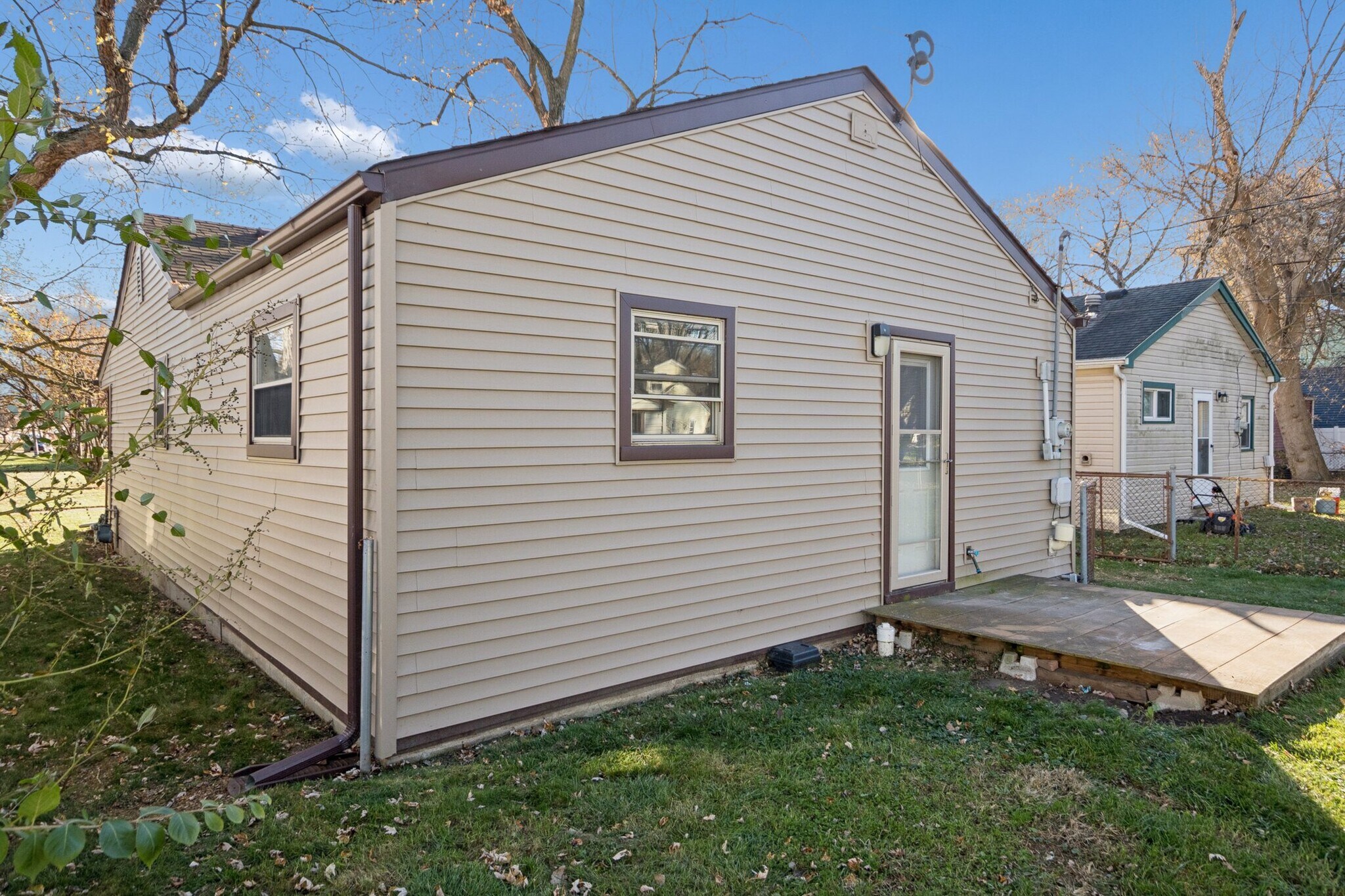 Building Photo - 20916 Pinecrest St