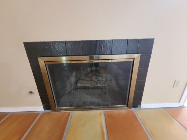 Building Photo - Beautiful 3bedroom 2 bathroom