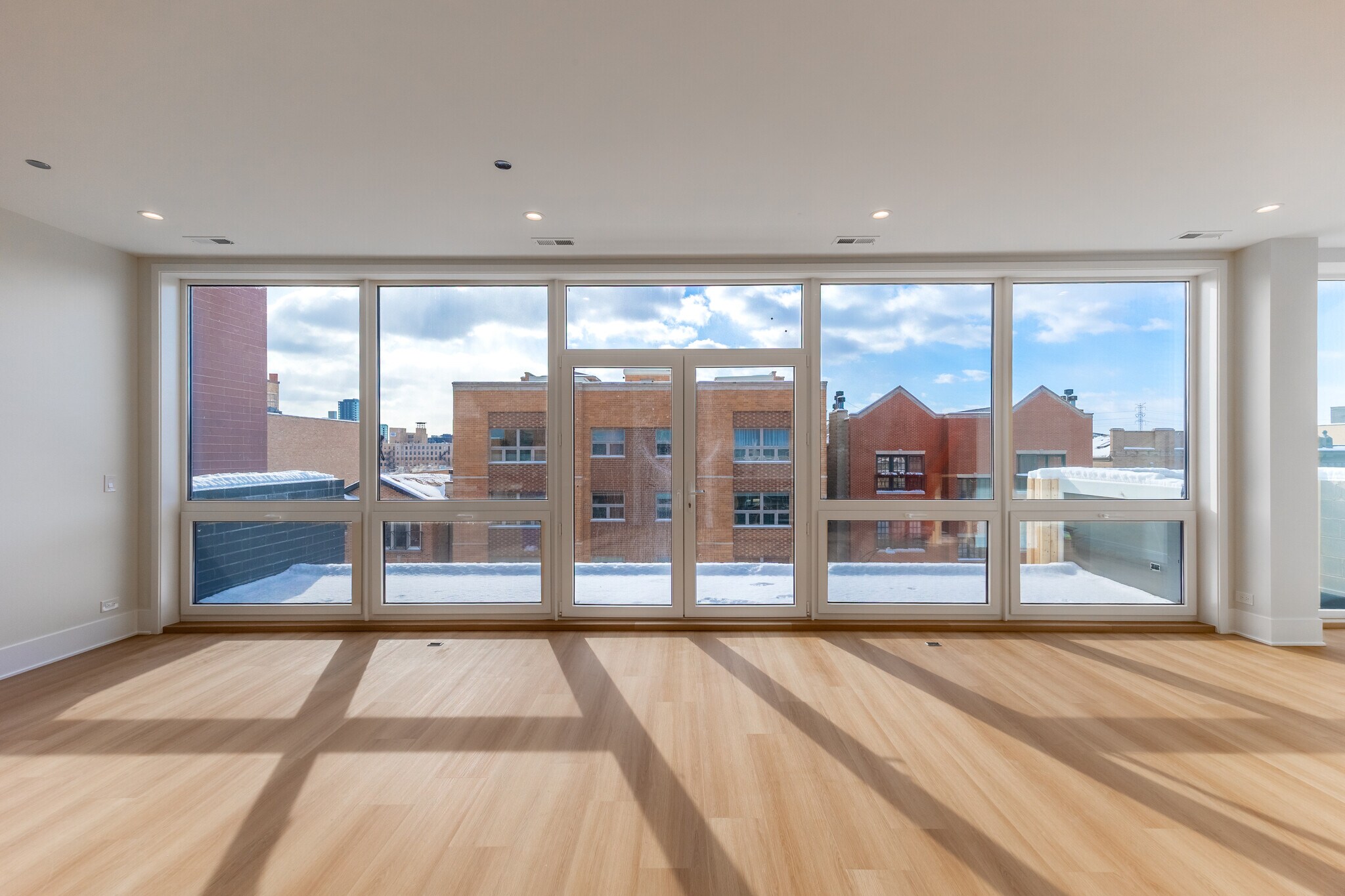 Building Photo - 1610 W Grand Ave