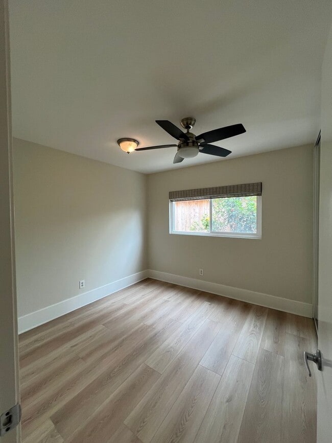 Building Photo - Beautiful Single Story Family Home