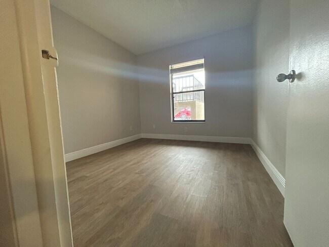 Building Photo - Mystic Gardens 5329-2905