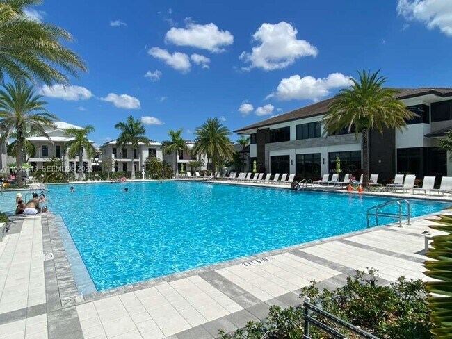 Building Photo - 4636 NW 84th Ave