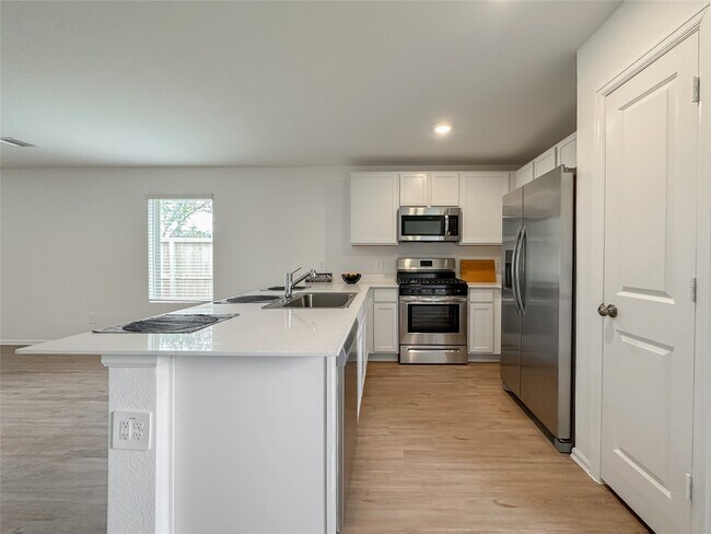 Building Photo - 1495 Las Cuevas Dr