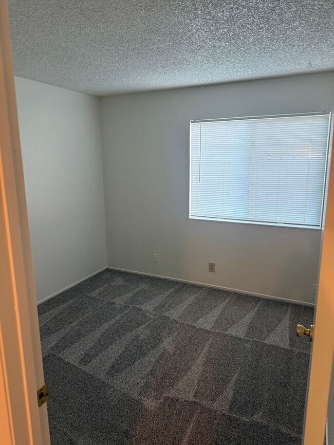 Building Photo - Charming 3-bedroom, 2-bathroom