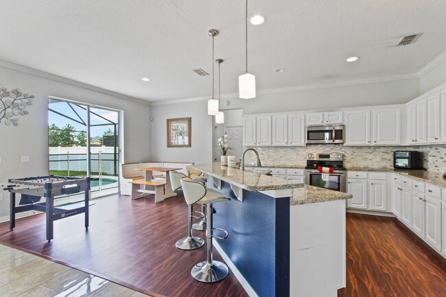 Building Photo - 131 Willow View Dr