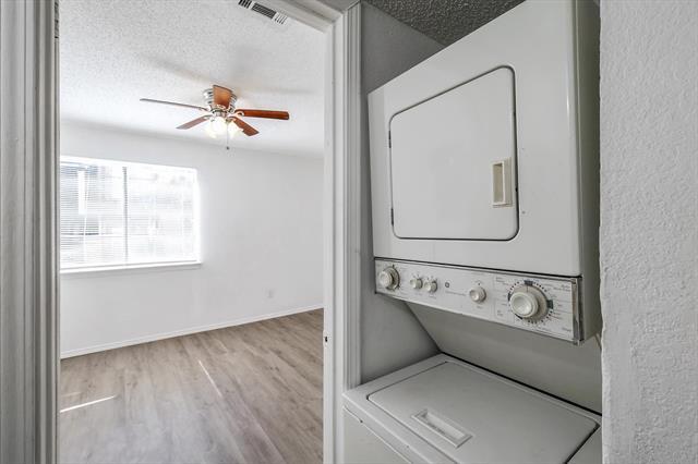 Building Photo - 9835 Walnut St