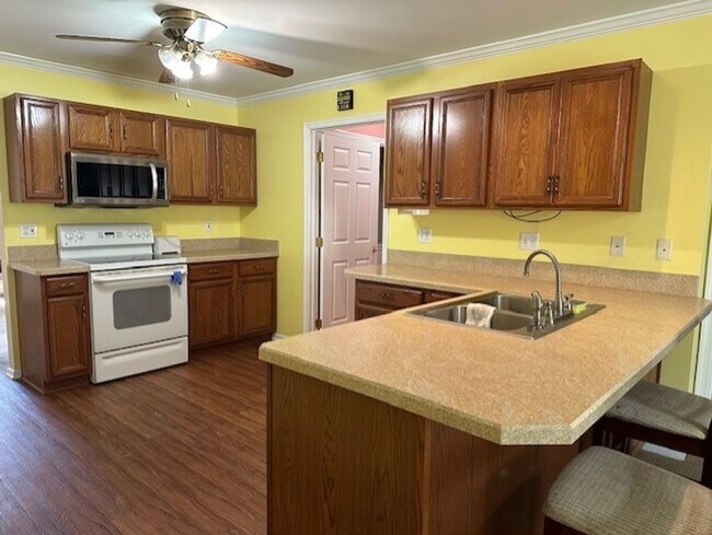 Building Photo - 24 Mel-Ron Ct-