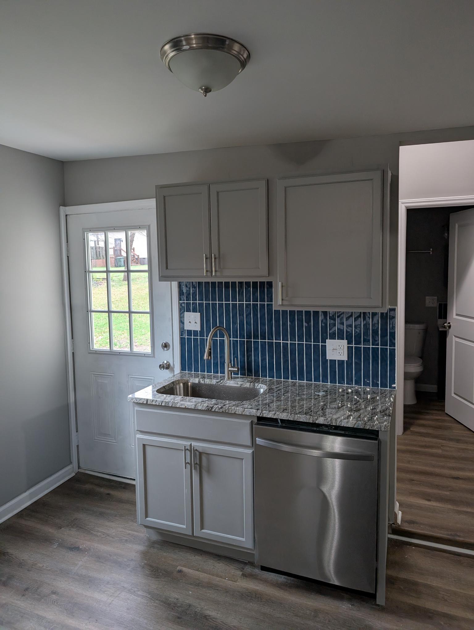 Building Photo - 457 Fewell St