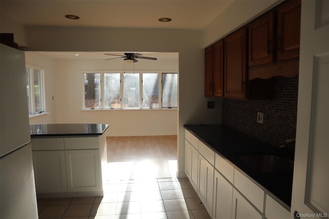 Building Photo - 1432 E Mombasha Rd