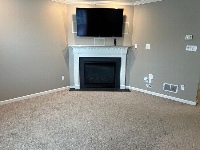 Building Photo - Beautiful 3-Bedroom Home in Penn Manor Sch...
