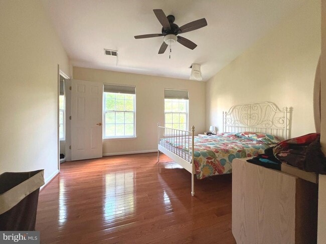 Building Photo - 6030 Helmsman Way