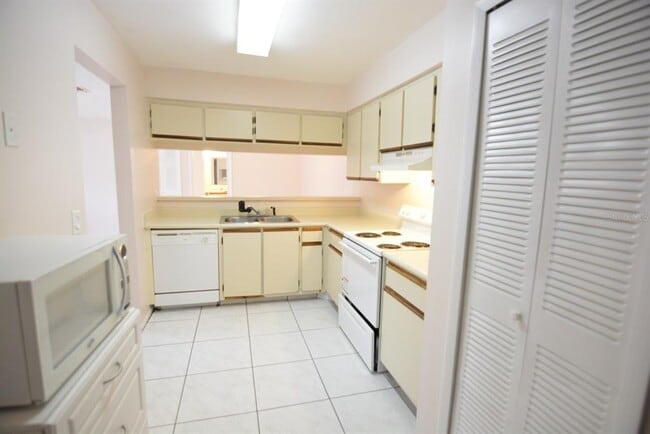 Building Photo - 1412 Sophie Blvd