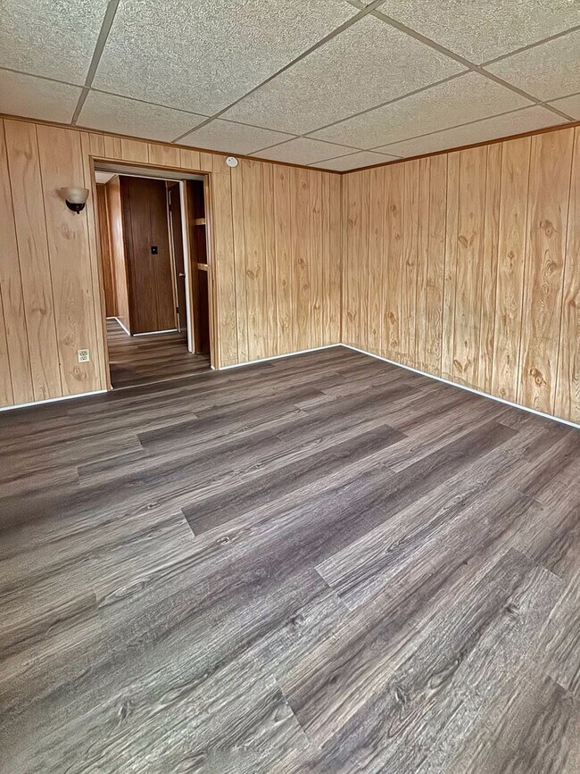 Building Photo - 252 Main St