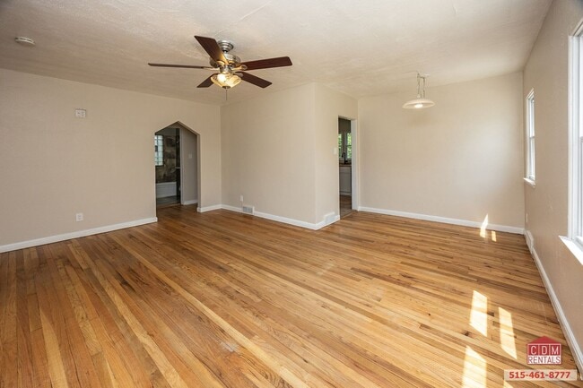 Building Photo - Lovely Ranch Home