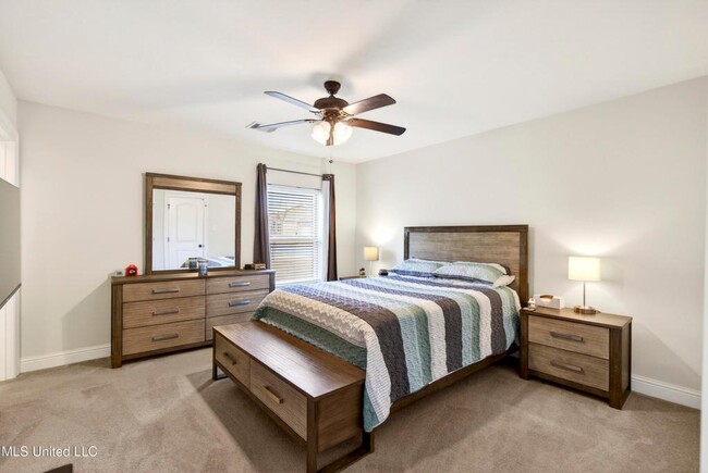 Building Photo - 18102 Evergreen Dr