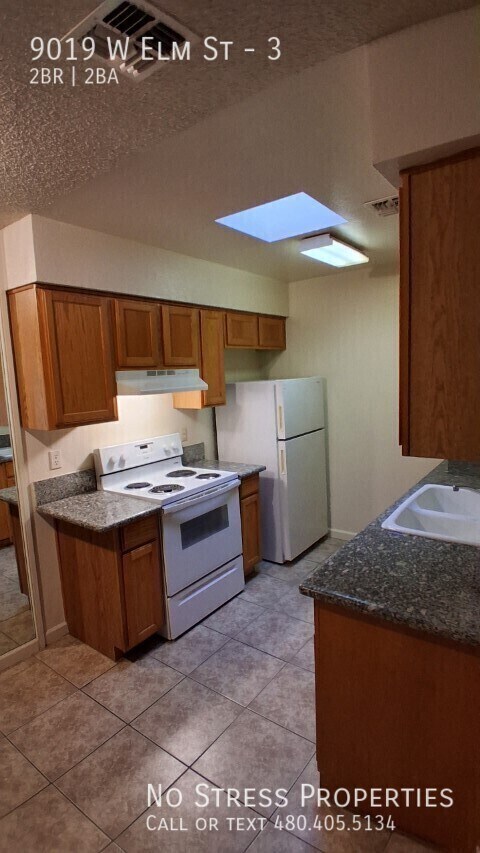 Building Photo - 9019 W Elm St