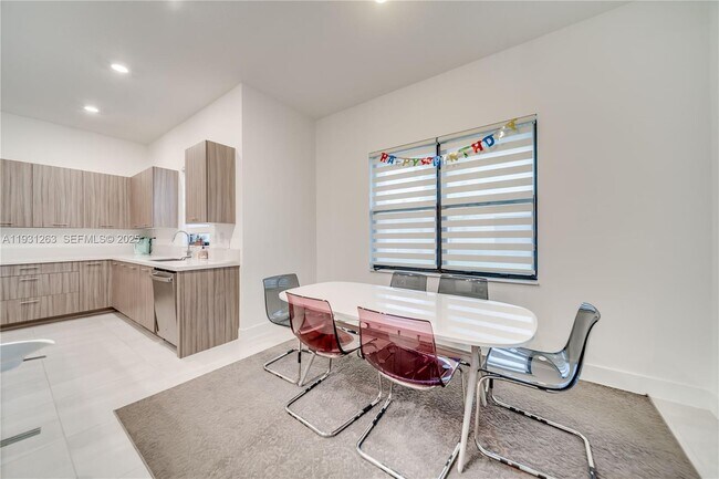 Building Photo - 4416 SW 174th Ave