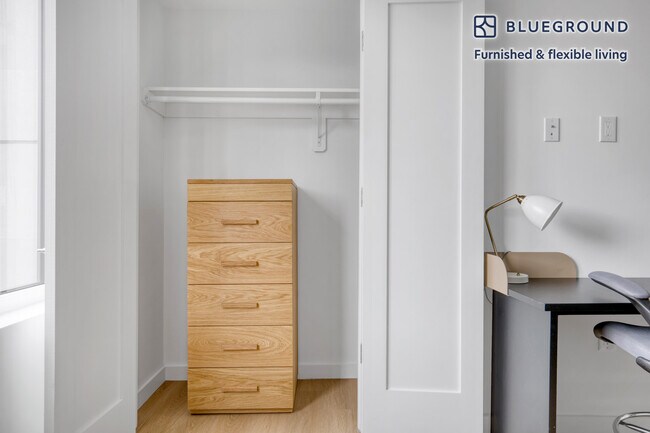 Building Photo - 401 Jackson St