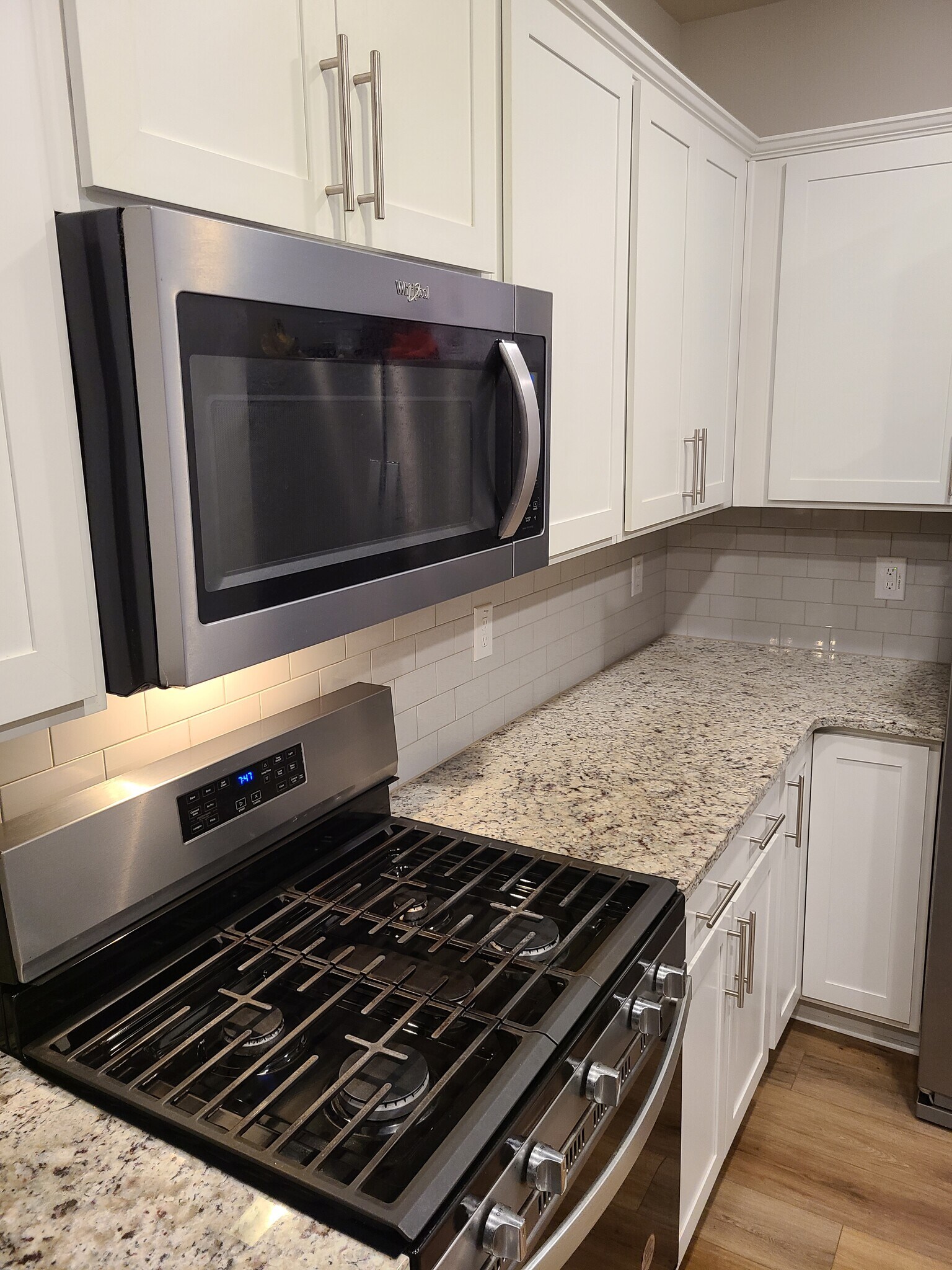 Building Photo - 806 Falls Grove Trl