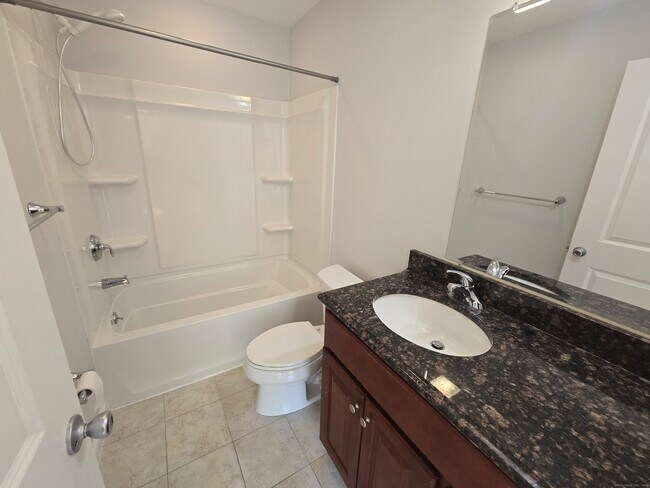 Building Photo - 19 Oak Branch Dr