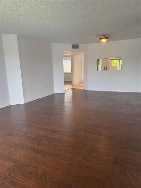 Building Photo - 950 SW 138th Ave