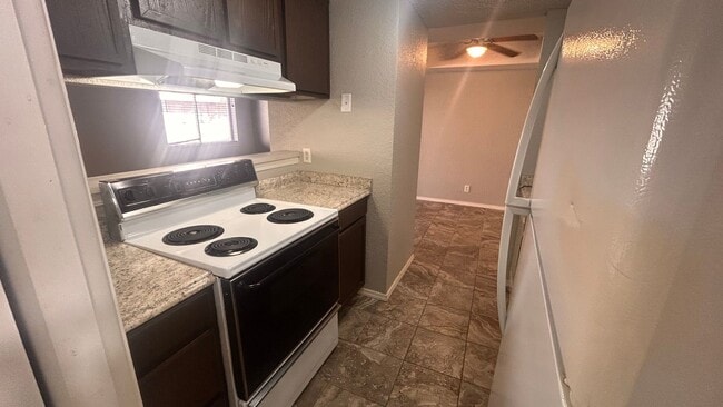 Building Photo - Wonderful 1-bedroom, 1.5-bath loft style condo!