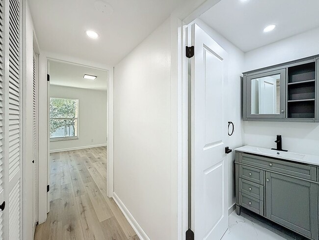 Building Photo - Beautiful 2 bedroom 2 bath Condo in Boca Raton, close to FAU