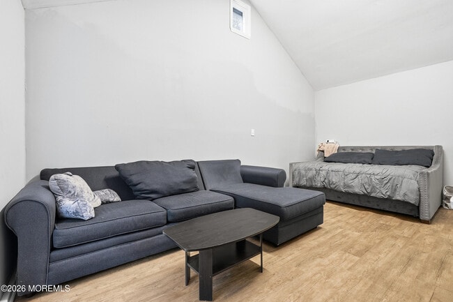 Building Photo - 416 Roosevelt Ave