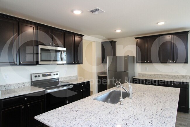 Building Photo - 1555 E Strople Dr