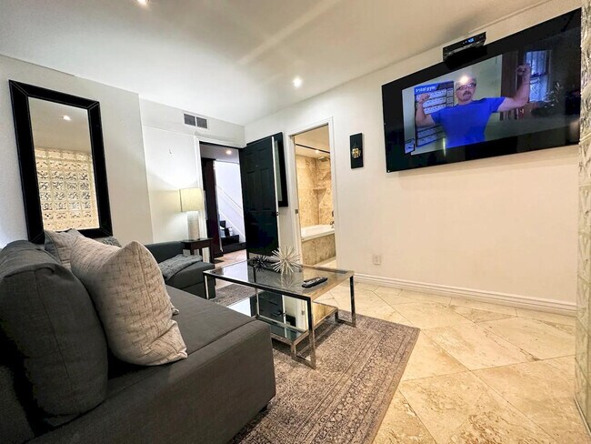 Building Photo - 7401 N Scottsdale Rd