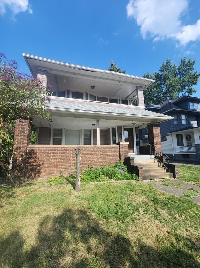Primary Photo - 3 BEDROOM 2ND FLOOR FOR RENT - MOVE IN READY!