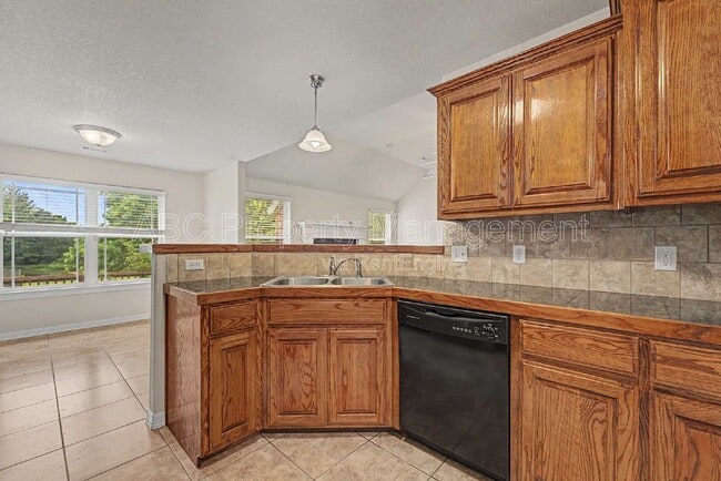 Building Photo - 3558 W Clearwood Dr