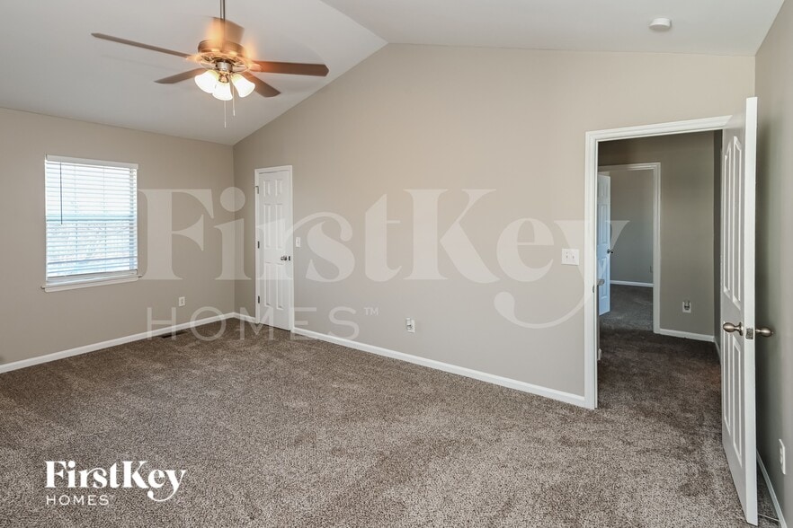 Building Photo - 2101 Killarney Pl