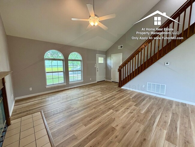 Building Photo - 2717 Mayflower Dr