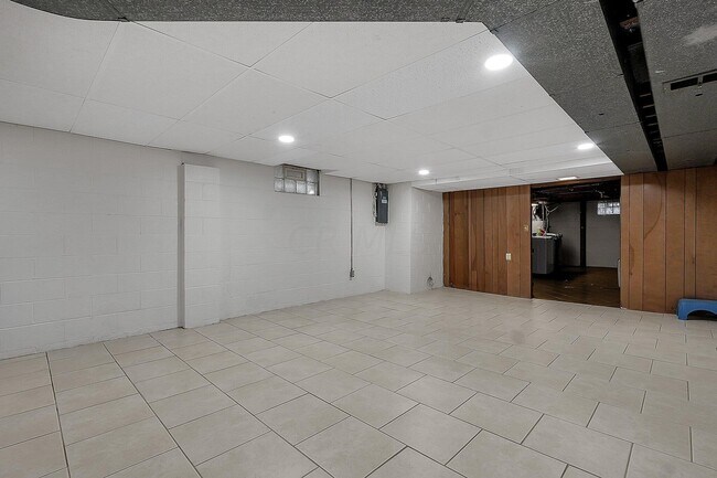 Building Photo - 4959 Woodbriar Pl