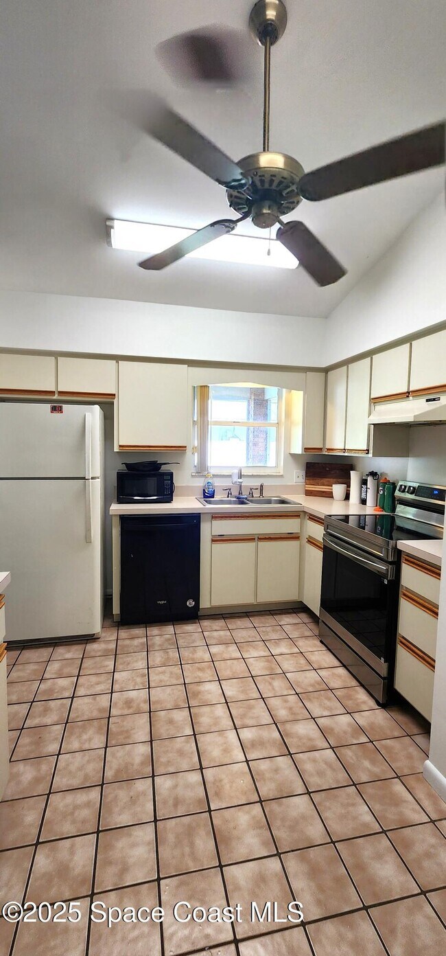 Building Photo - 7746 Mango Grove Ave