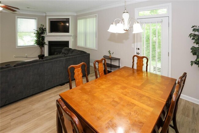 Building Photo - 7116 Blairs View Dr