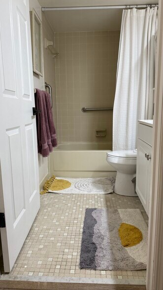 Building Photo - 90 S Highland Ave