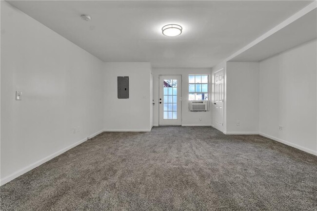 Building Photo - 9155 Nesbit Ferry Rd