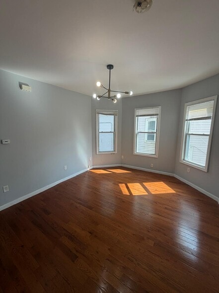 Building Photo - 886 S 17th St