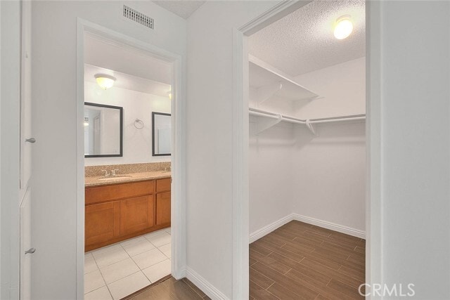 Building Photo - 518 N Platina Dr