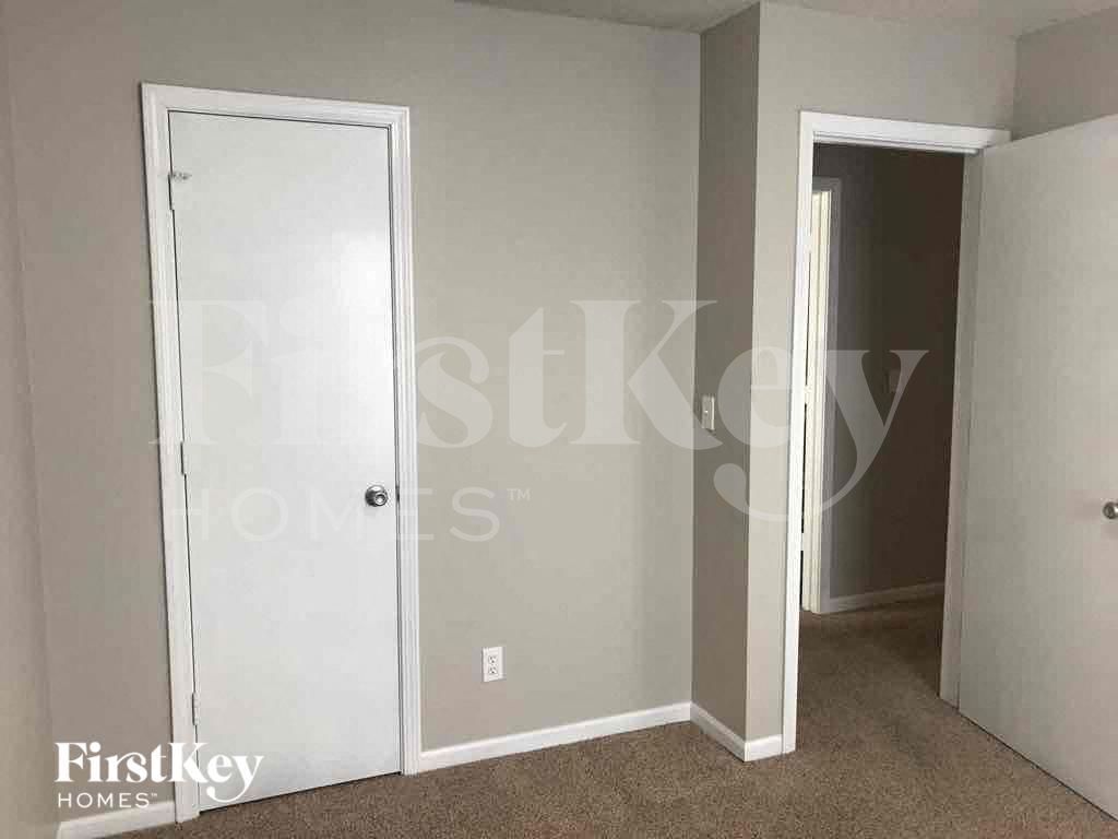 Building Photo - 8320 N Allenton Dr