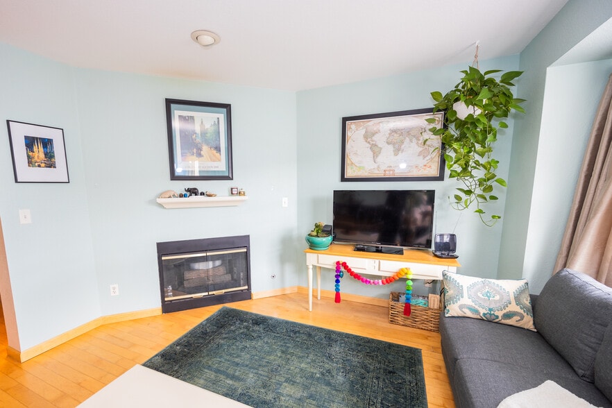 Living Room and Fireplace - 6270 Everett Ct