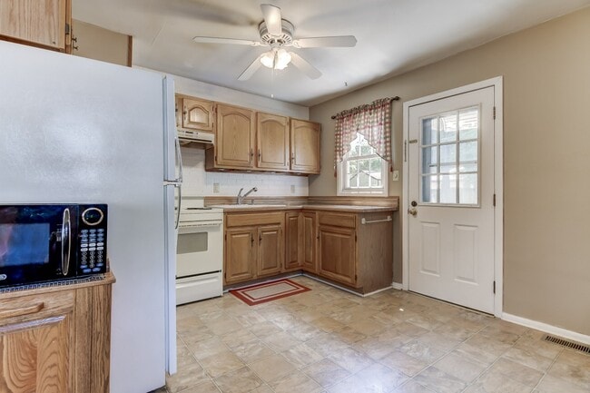 Building Photo - 72 Beverly Dr